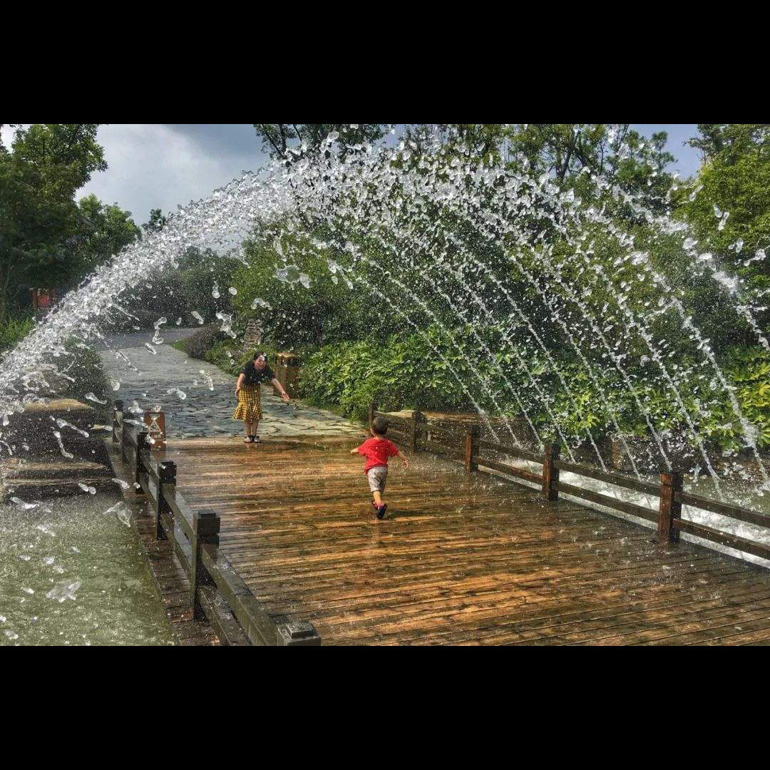 Portable Jump Jet Music Water Fountain Signal Control