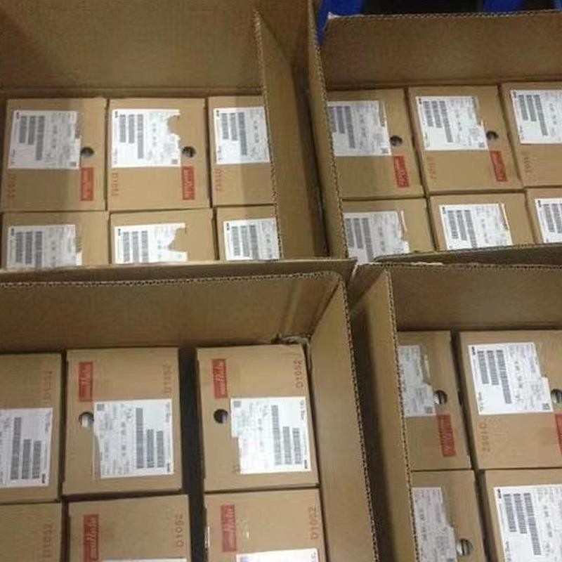 UVY2C220MPD1TD RadialCan Integrated Circuit Amplifier Demultiplexers