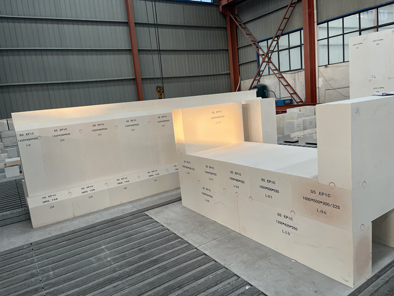 Fe2O3 Content ≤0.1% Refractory Fused Cast S5 EPIC AZS Brick for Ceramic Glaze Furnace