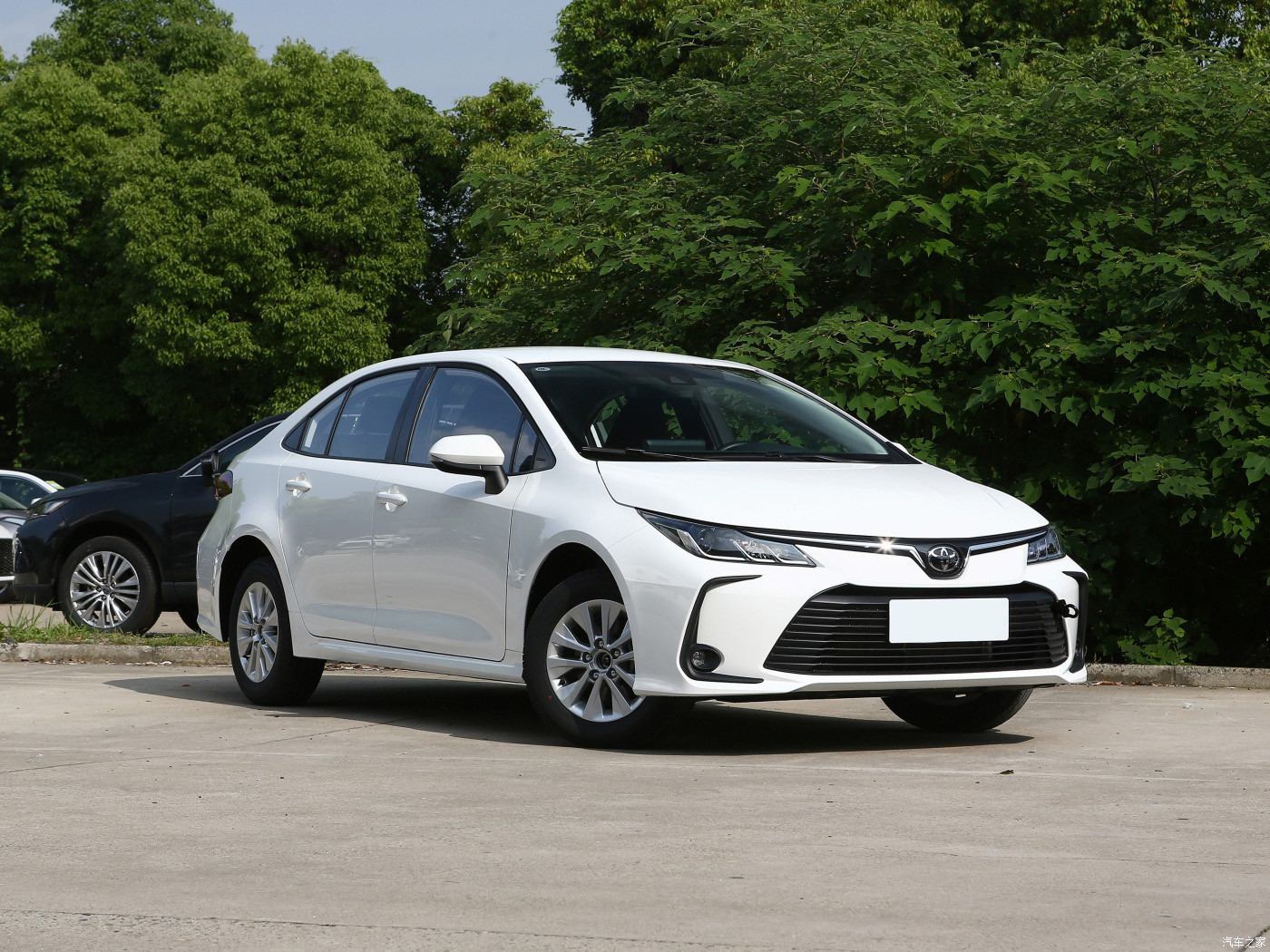 1.2T Pioneer Toyota Petrol Cars Corolla 2023 White Fuel Efficient SUV