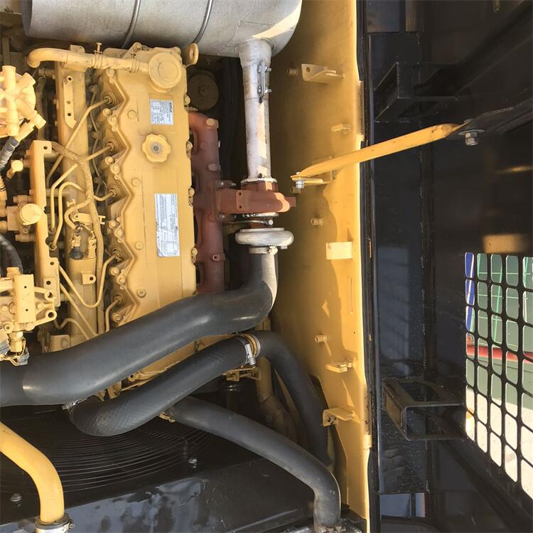 Crawler Chain Moving Type Original Japan Used CAT 323 Caterpillar Excavator at the Best