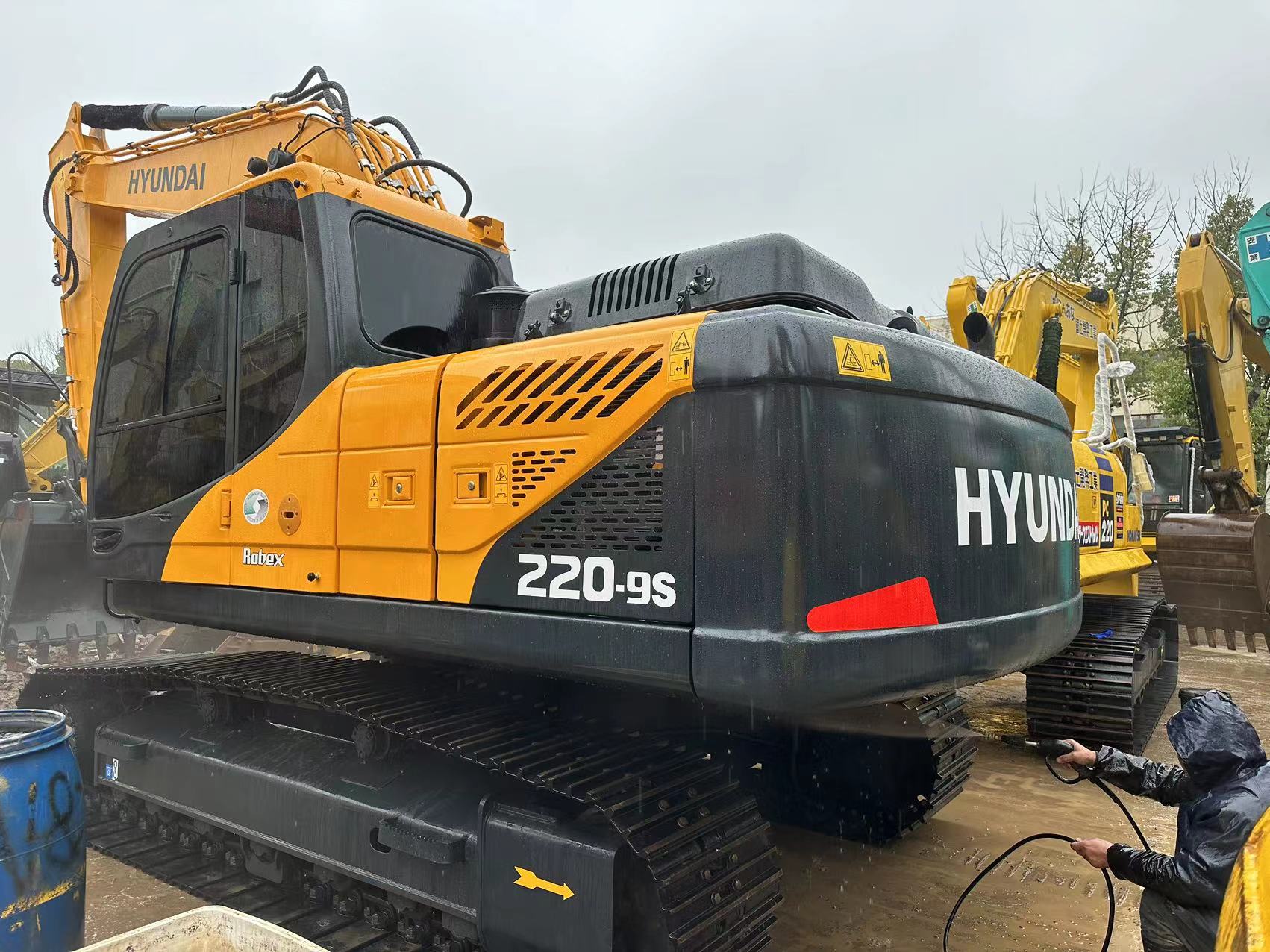 ORIGINAL Valve 20 Ton Used Hyundai 220-9s Excavator Made in Korea with Good Condition