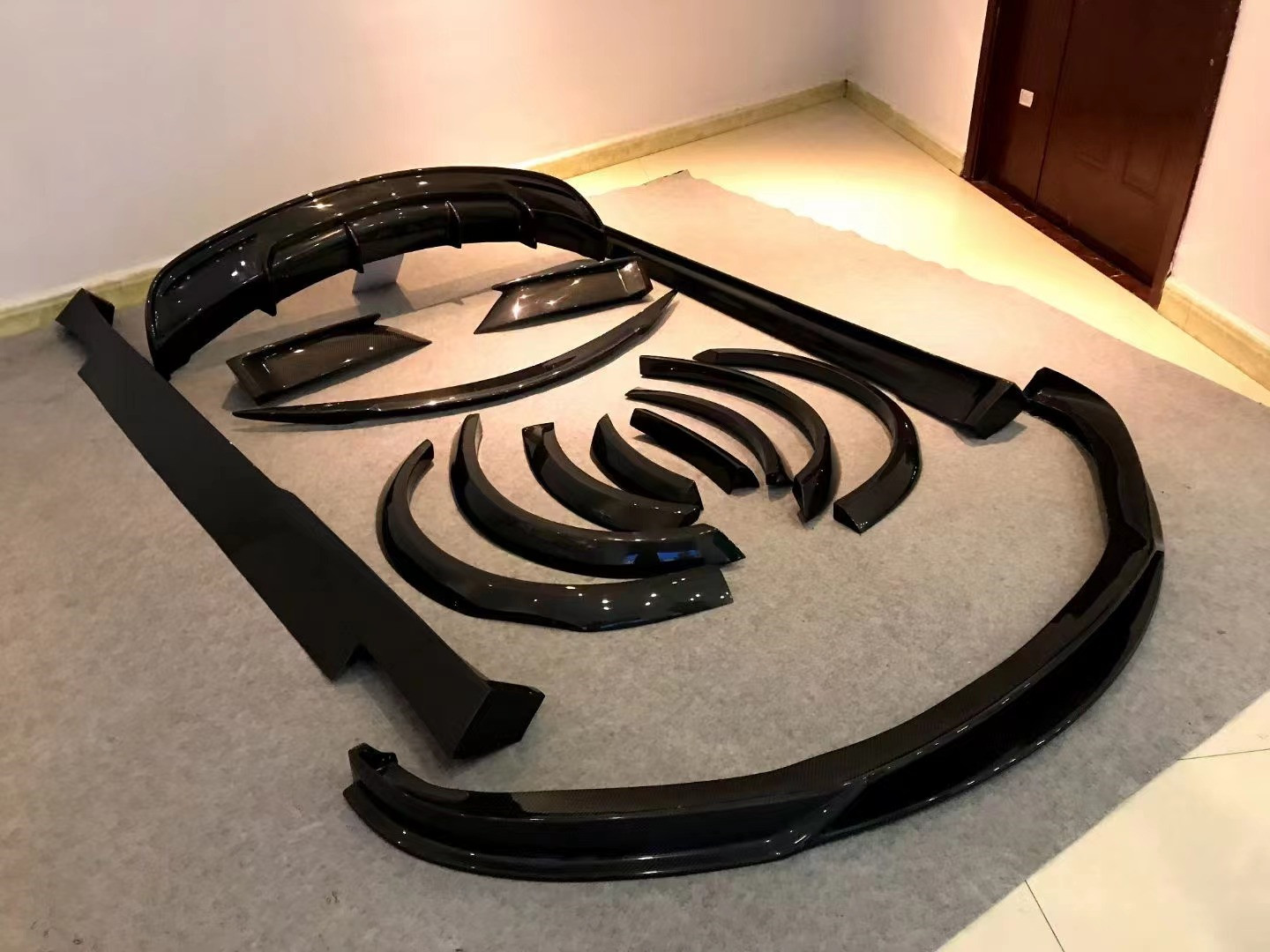 Selling Model S Carbon Fiber Body Kit for Model S Wide Bodyki Carbon Fiber Front Shovel Rear Diffuser Spoiler
