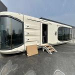 Electricity Switch and Customized Color of Outdoor Luxury Space Capsule House