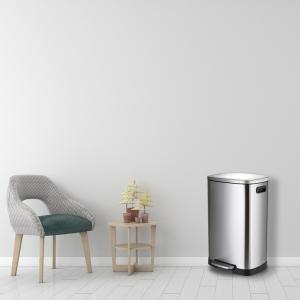 China Fingerprint Shield Stainless Steel Step Trash Can For Office factory