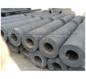 China Different EPDM Fender Cylindrical Natural Rubber Marine Fender factory
