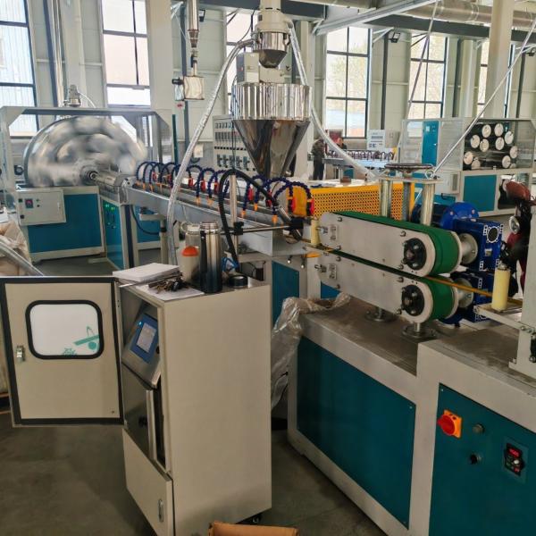 Durable PVC Soft Pipe Extrusion Machine With Terylene Fibre Network For High Pressure Gas Transportation