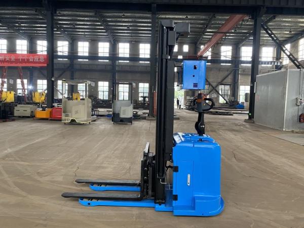 Non-standard Customization 2000 KG Electric Stand On Forklift Bule Seated Type