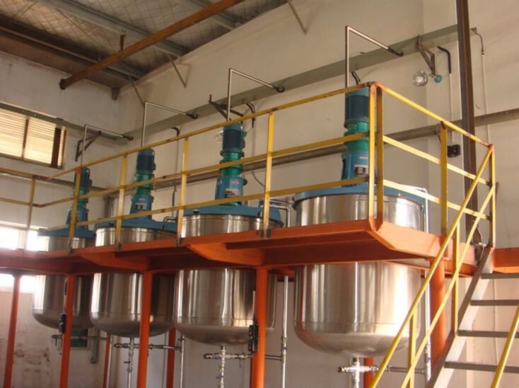 15 kW Chemical Paint Mixing Agitator Tank For Industrial Chemical Blending
