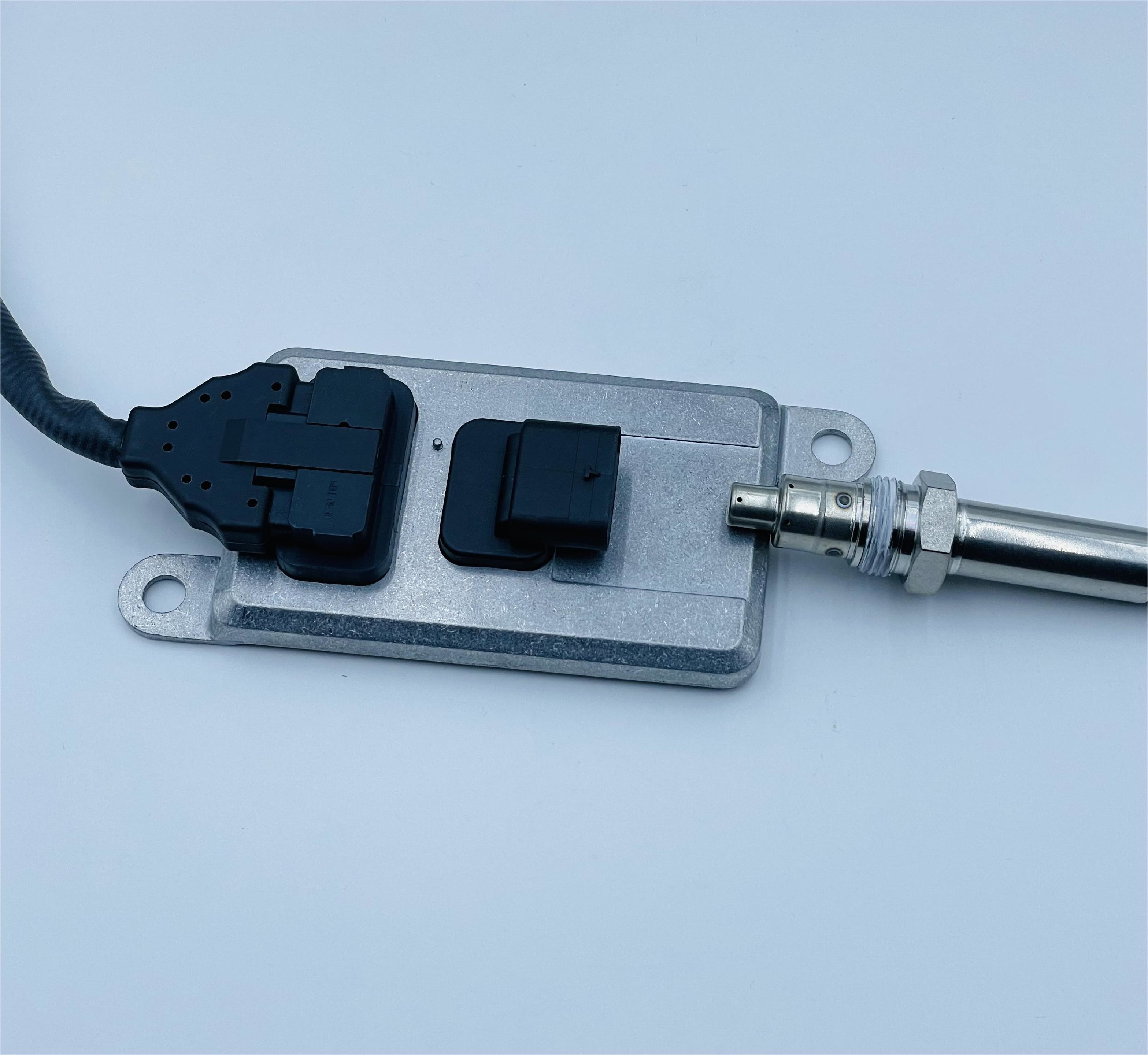 24V NOx Nitrogen Oxide Sensor For Cummins OEM 5WK96614