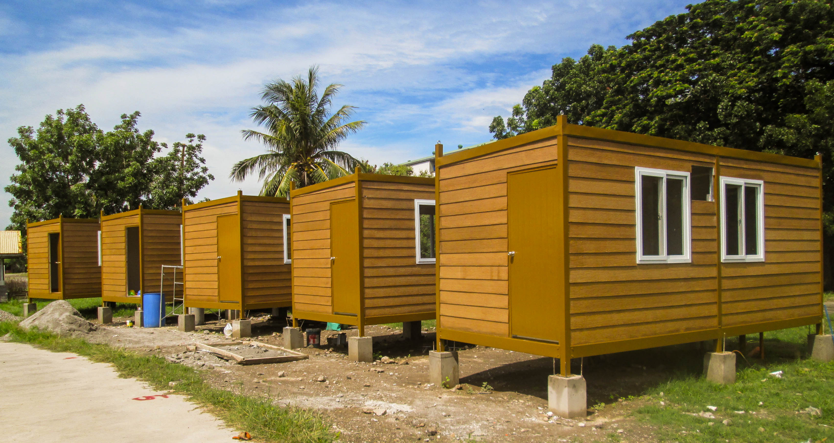 Fast Assembly Flat Storage Container Insulated Prefabricated Living Container Home for Office Professional Customization