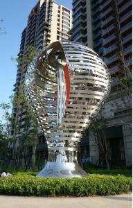 China Outdoor Stainless Steel Art Sculptures Flower Bud Polished Mirror Surface factory
