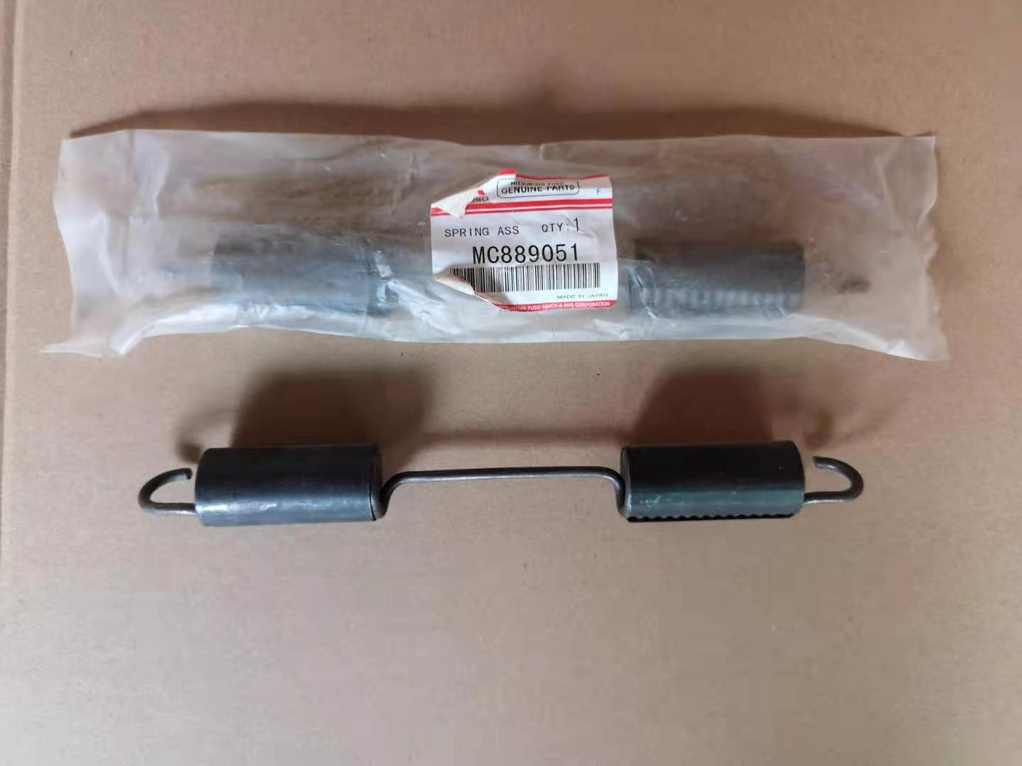 Brake Shoes Return Spring For Fuso Truck Front MC889051 Rear Wheel MC889052