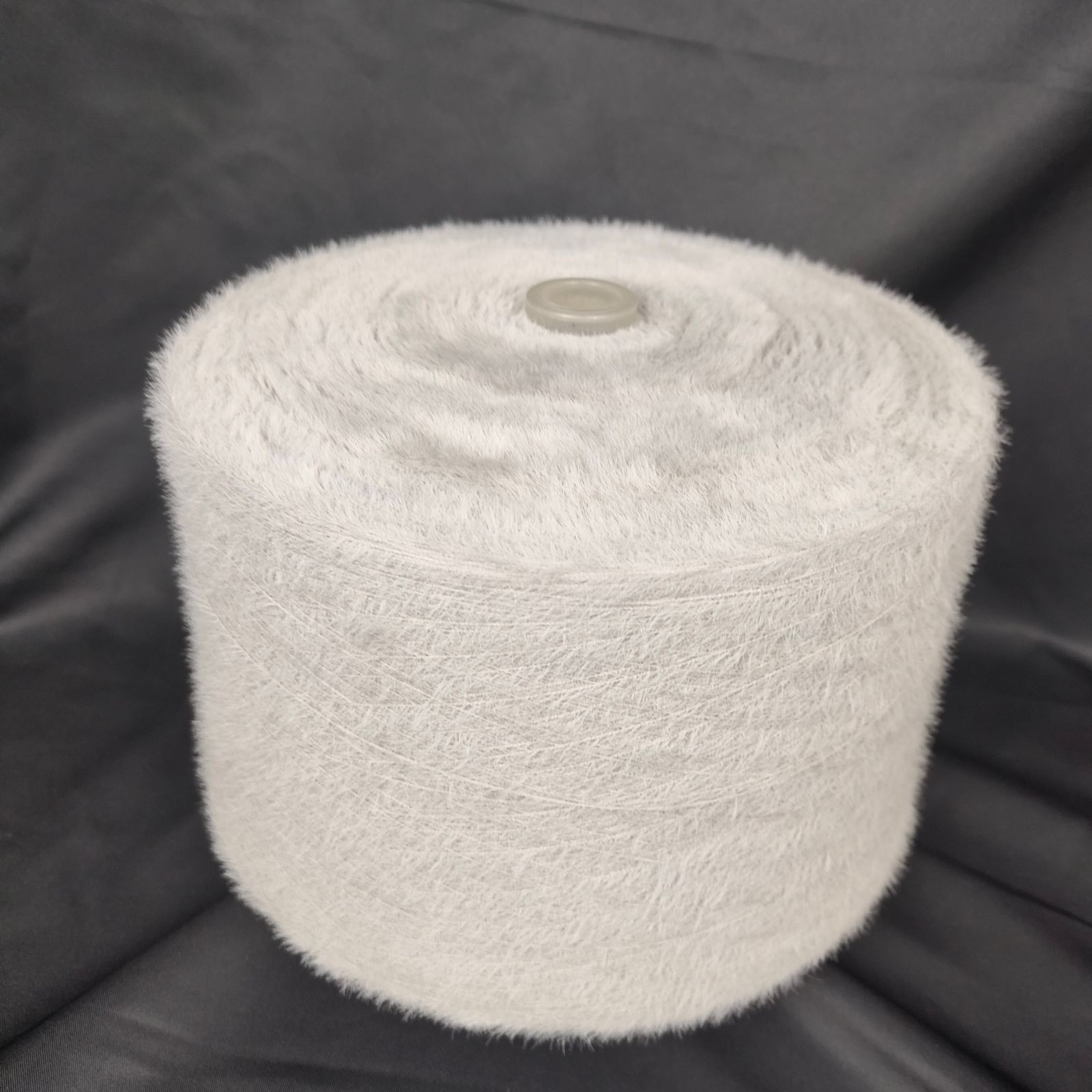 1.3CM 0.9CM 100% Nylon Eyelash Yarn Fancy Soft Yarn For Making Knit Fabrics