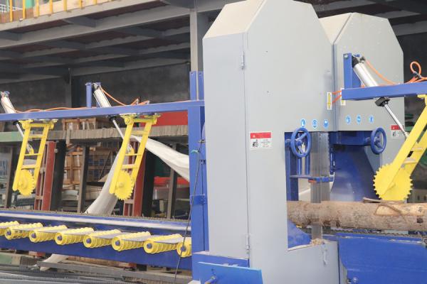 Forest Tree Wood Electric Vertical Bandsaw Sawmill Computerized Vertical Band