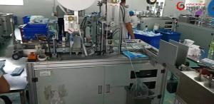China Nonwoven Surgical Face Mask Making Machine , Disposable Mask Making Machine PLC factory
