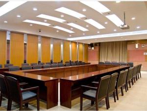 China Soundproof Flexible Folding Partition Walls / Conference Hall Partition factory