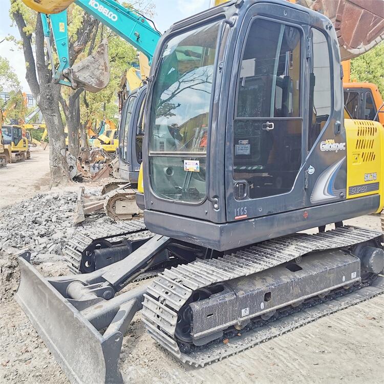 Japan Original Used Kobelco SK75 Excavator Good Condition and Crawler Chain Moving Type