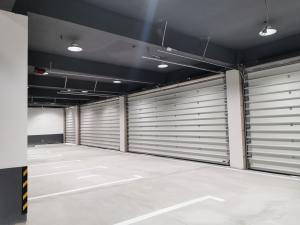 China Warehouse Iso9001 Sectional Overhead Door Vertical Lift Commercial Industrial factory