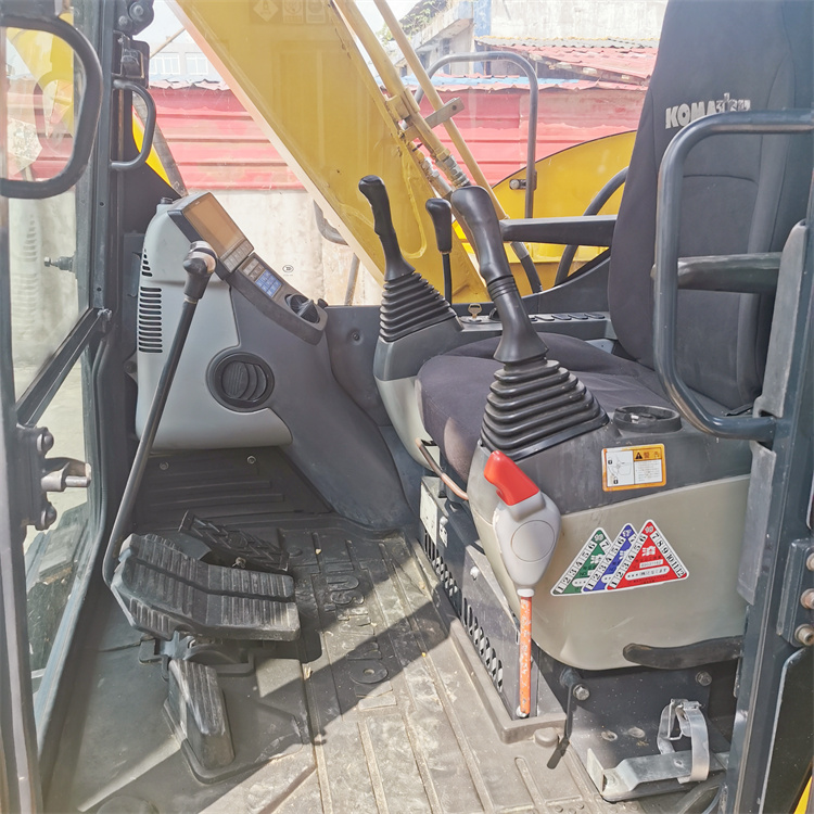 Japan Manufactured Komatsu PC70 Excavator with Good Health and 0.3 m3 Bucket Capacity