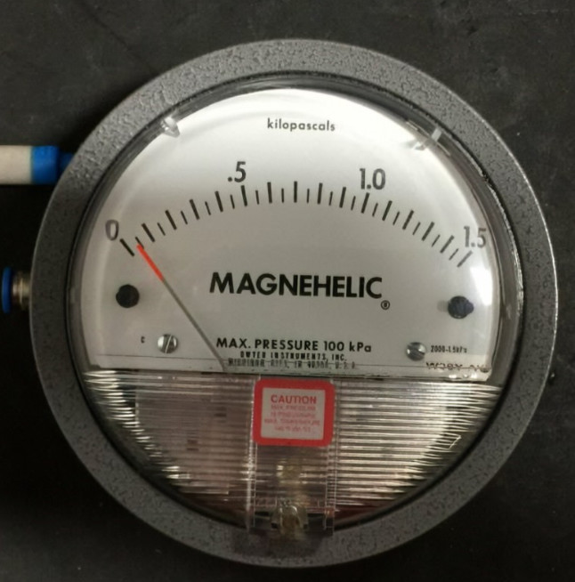 Dwyer 2000 1.5Kpa Magnehelic Differential Pressure Gauge 2% of FS