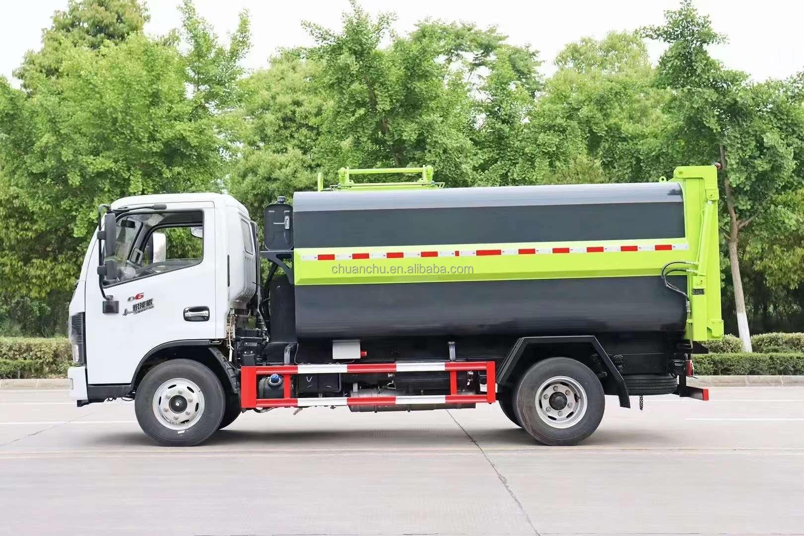 Manual Transmission Type Dongfeng 4*2 Hook Arm Garbage Truck Dump Garbage Truck With Waste Bin for Waste Collection