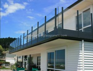 China Indoor Decorative Structural Garden Balustrades Glass Handrails For Balcony factory