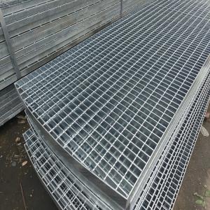 China Marine driveway metal drain grates metal sample grates serrated safety steel grating factory