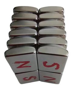 China N52 Arc Neodymium Magnets One Side Flat One Side Curved As Motor Rotor For Electricity Supply factory