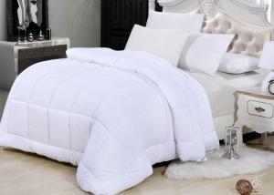 China Full Size White 85gsm 7Dx64mm Polyester Comforter Set factory