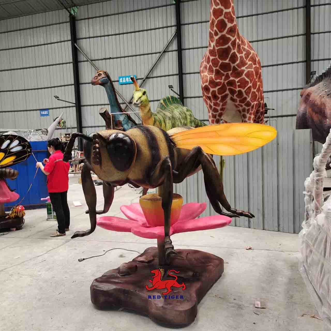 Color Natural Realistic Animatronic Animals Life Size Bee Model