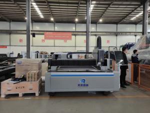 China 3015 Cnc Laser Cutting Machine Smooth Cutting Surface Stencil Fonts Fiber Laser Cutting Machine factory