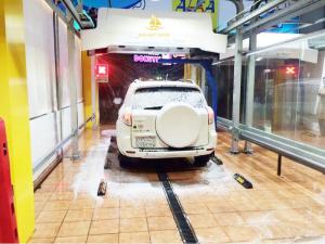 China CE Chassis Washing 8000mm Automobile Washing Machine factory
