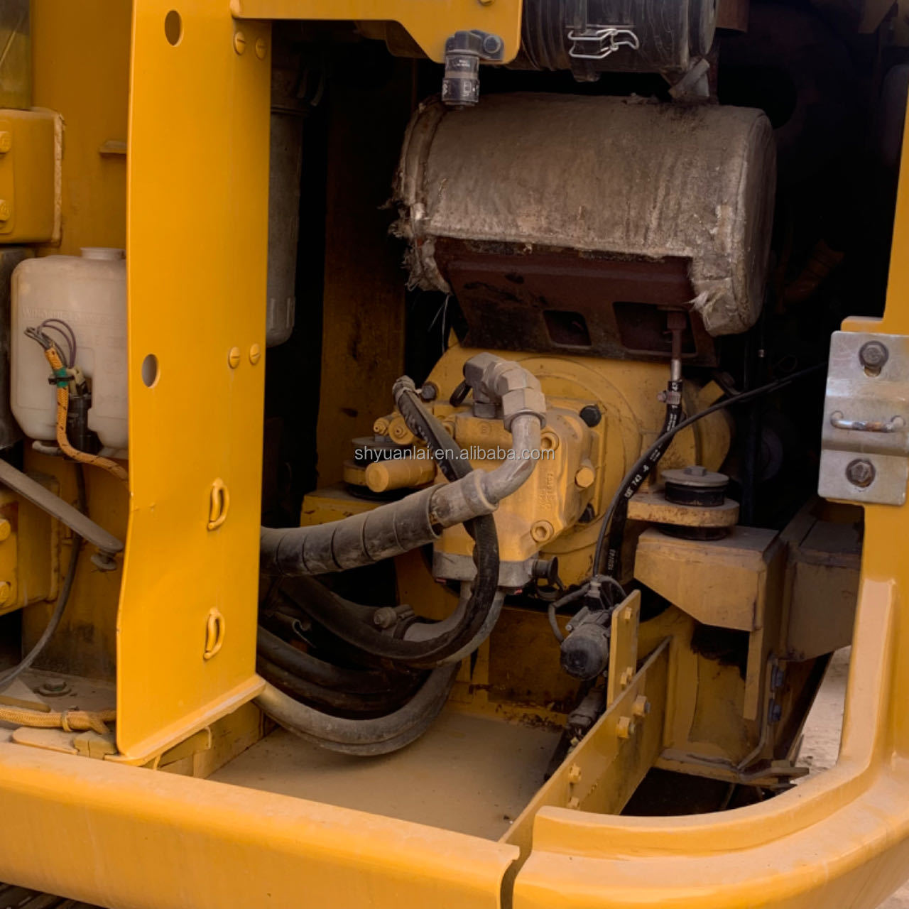 Digging in good condition, sold at a cheap price,5 tons of mining type Caterpillar 305.5second-hand excavator Digging