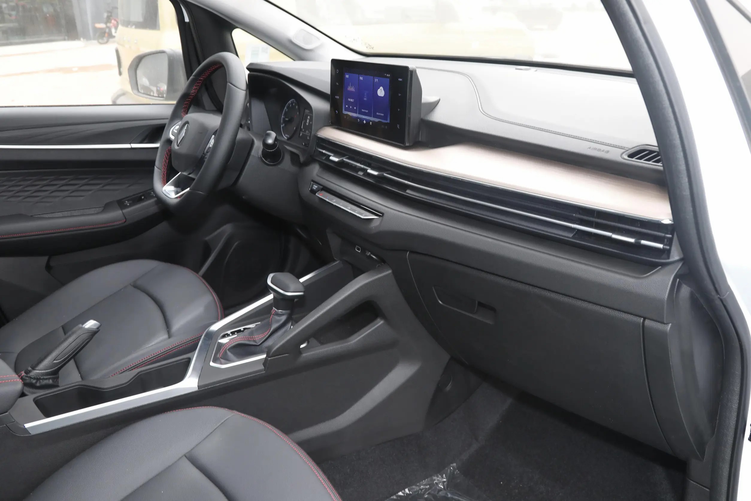2024 Geely Gx3 LIVAN X3 Pro SUV Gasoline Vehicle with CVT Economic Automatic Wheelbase 2500-3000mm Direct Dealers
