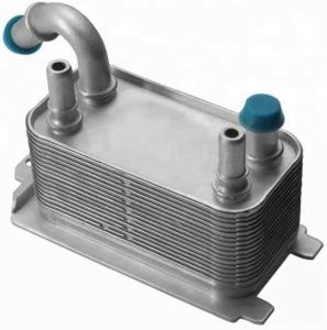 China LR002916 Engine Parts Oil Cooler factory