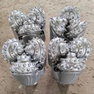 China Air Drilling Iadc 545 Hard Rock Tricone Bit For Oil Well With Elastomer Sealed Bearing factory
