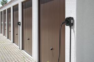 China Wall-Mounted 220-240V EV Charger with IP55 Rating factory