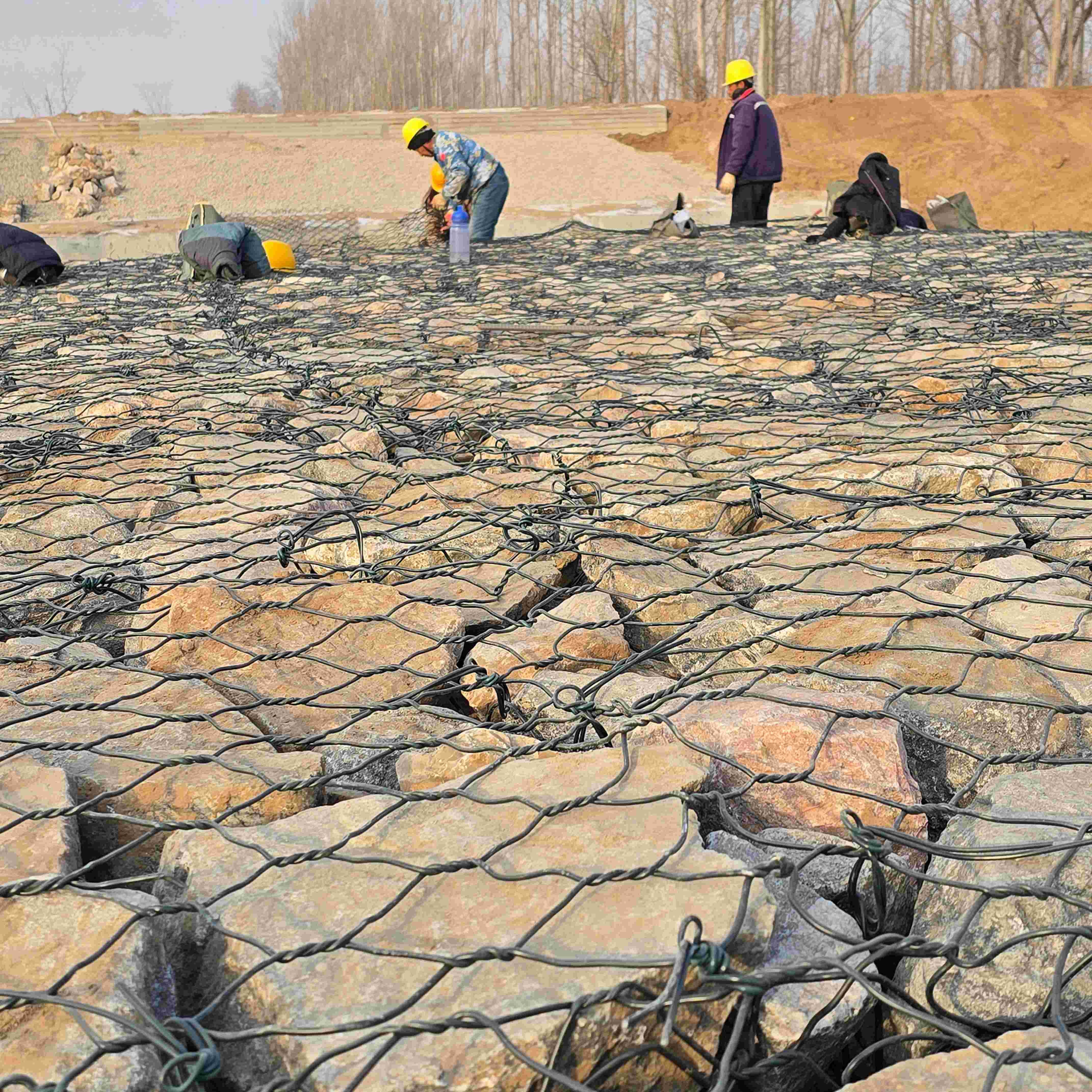 Q195 Steel Wire Galvanized Hexagonal Gabion Netting For River Protection And Farm House Fencing