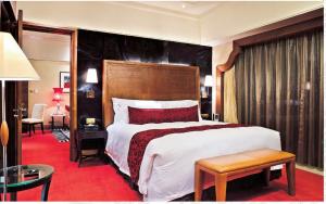 China Luxury Hotel Bedroom Furniture,King Bed,Nightstand,SR-029 factory
