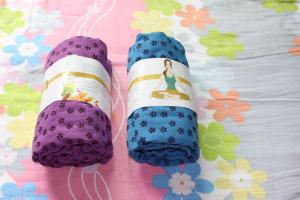China microfiber yoga mat towel with customer label for sale factory