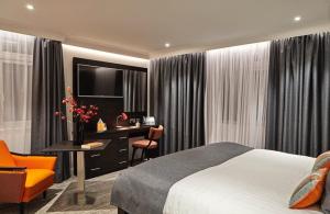 China Thermal Insulated Curtain Wholesale Market With Grommet For Bedroom factory