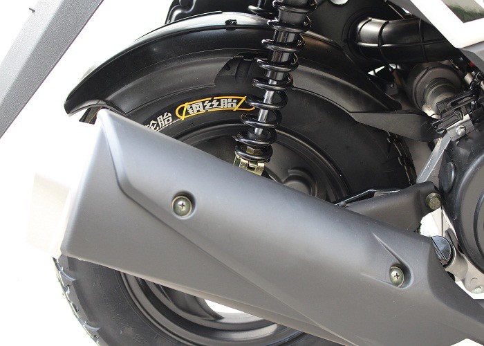 Two Wheel Road Scooter 125cc 150cc GY6 Engine 152QMI 157QMJ Large Fuel Tank Capacity