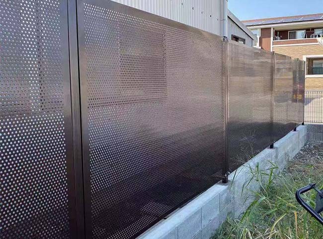 Perforated Stainless Steel Sheet – Excellent Weight Capacity and Glossiness for Architectural Decor and Ventilating
