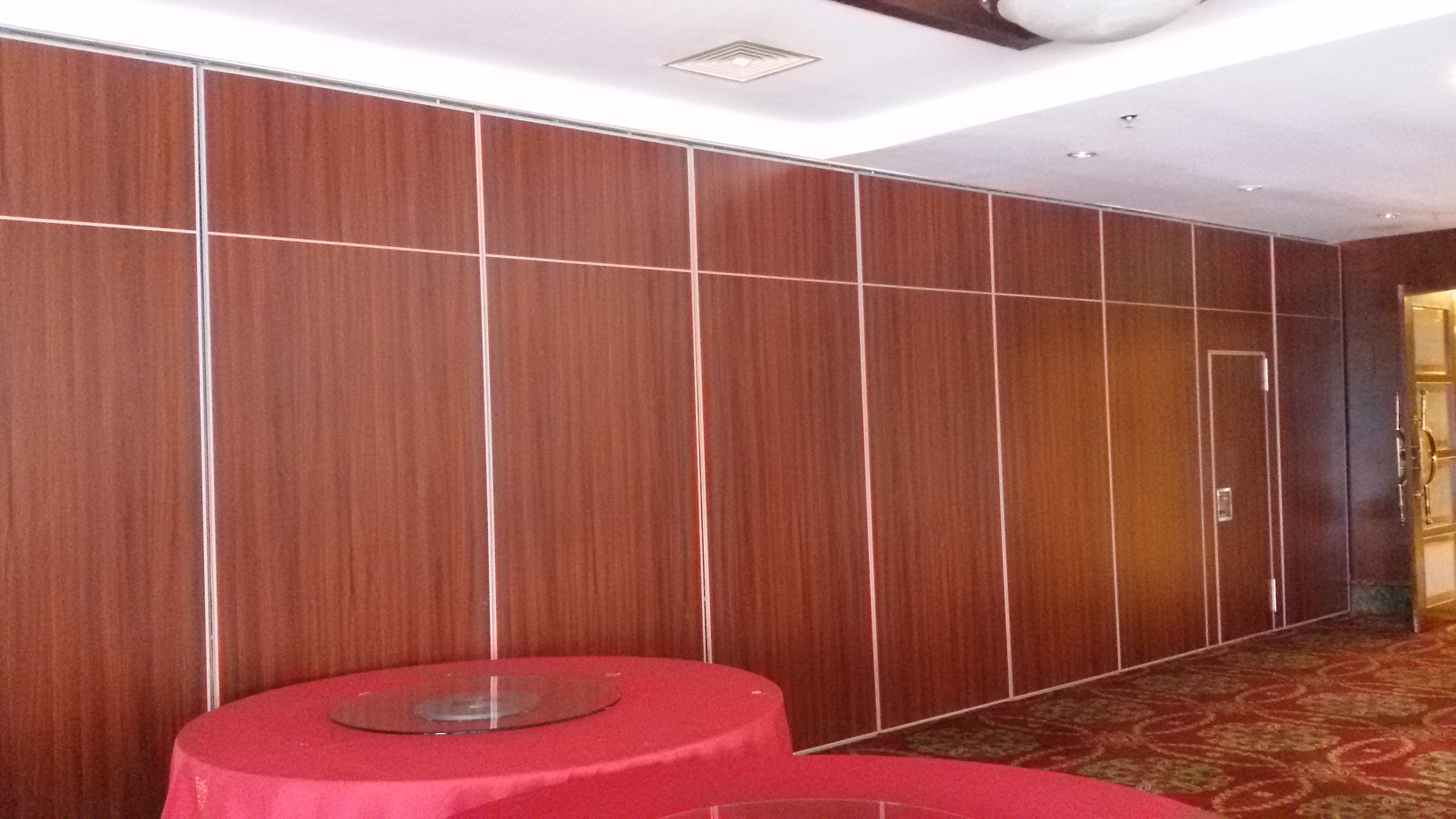 Removable Mobile Office Partitions Aluminium Sliding Folding Partition Walls Thailand