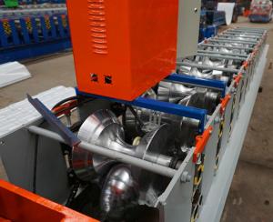 China Precision Ridge Cap Roll Forming Machine 10 - 12 MPa Hydraulic Pressure factory