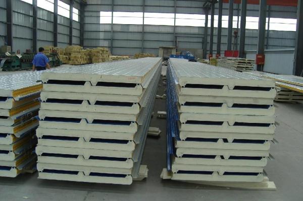 Fire Rated PU Sandwich Roof Panels For Excellent Heat Insulation And Waterproof