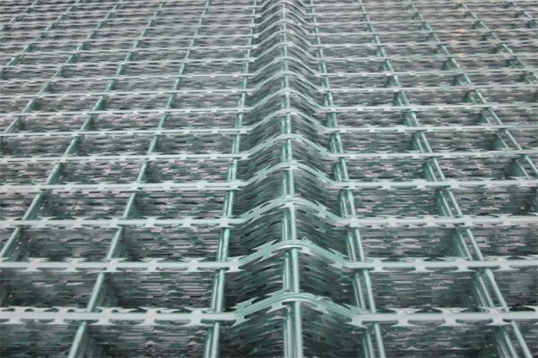 Powder Coated Welded Razor Custom Barbed Wire Fencing Fence Mesh 100X100mm