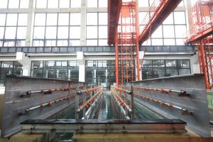 China Full-automatic Conveying Equipment Aluminium Profiles Vertical Anodizing Production Line factory