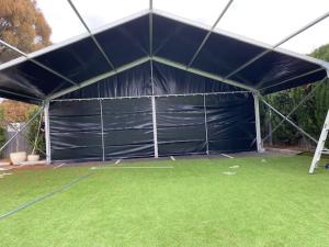 China High Strength Big Commercial Frame Tent For Game Day Equipment Storage And Teams factory
